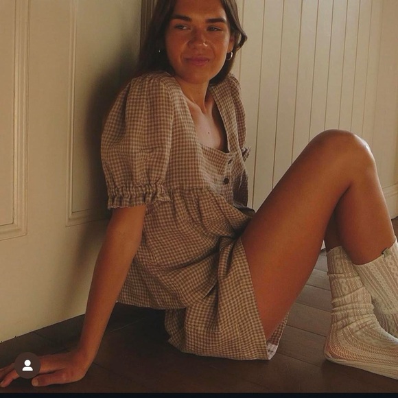 Linen Set - Picture 2 of 5